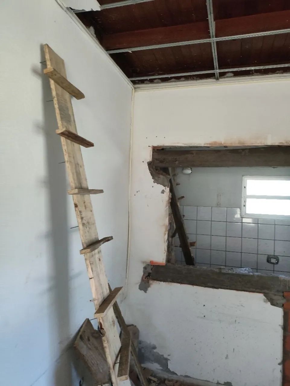 Meio oficial de pedreiro carpinteiro  - Foto 2