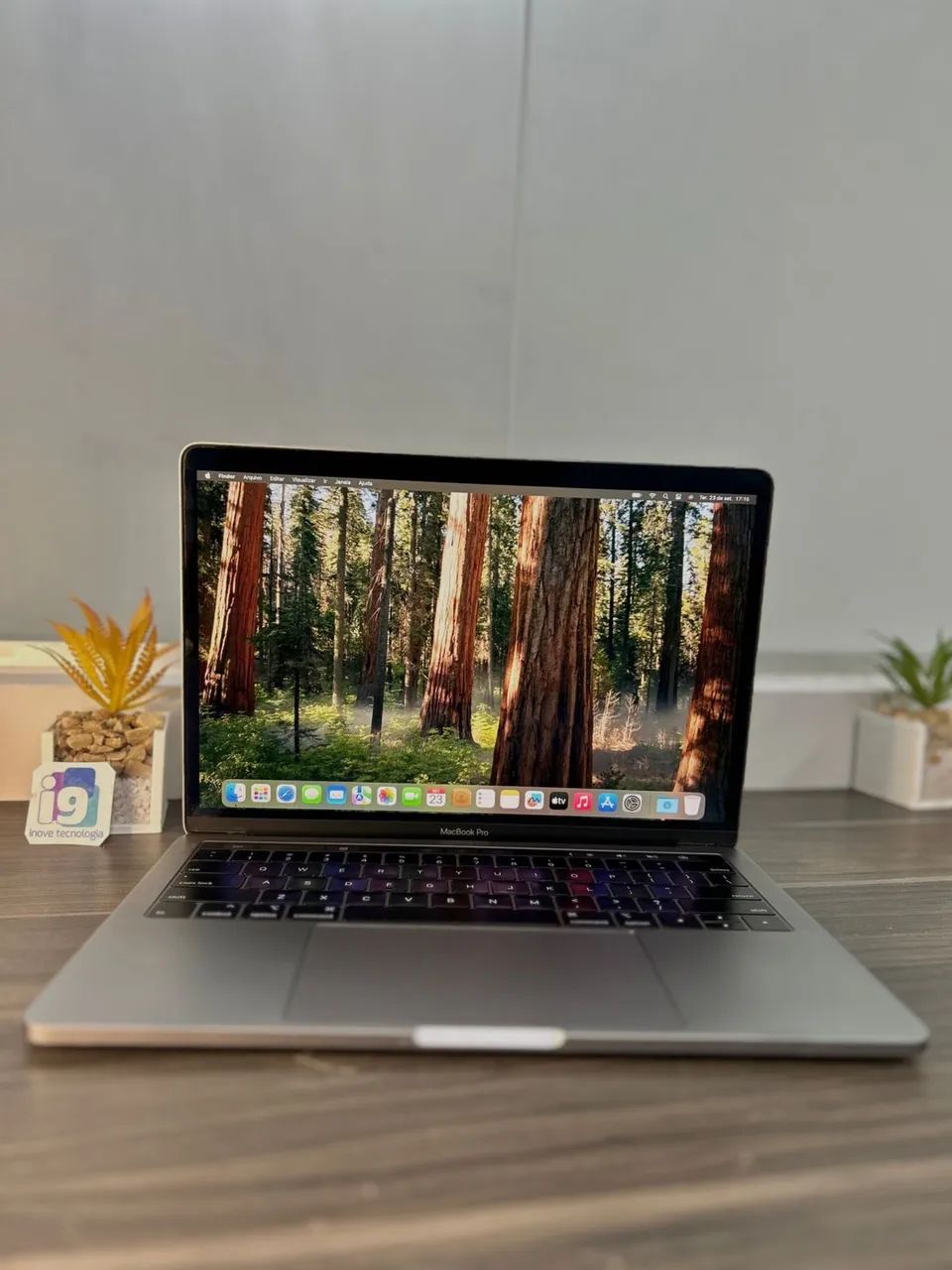 MacBook Pro 2019 Processador: Intel Core i5 8GB RAM 256GB SSD Space Gray  - Foto 2