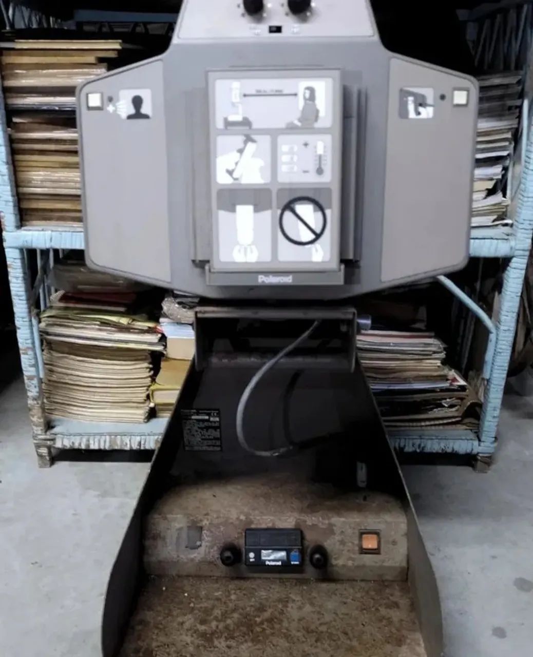 Máquina Polaroid Antiga ID-100