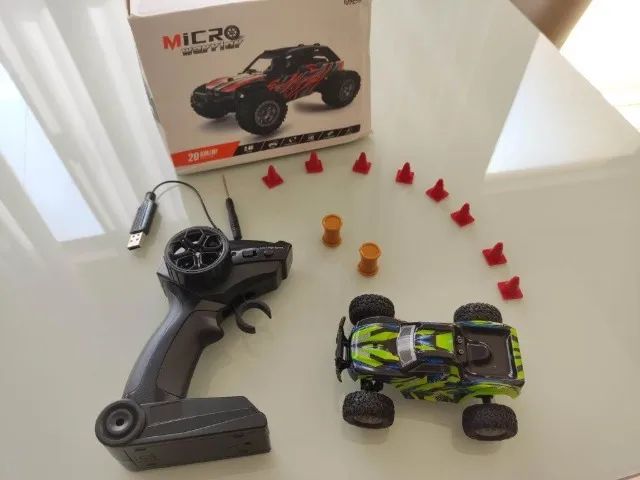 Carrinho Controle Remoto Micro Warrior 12cm