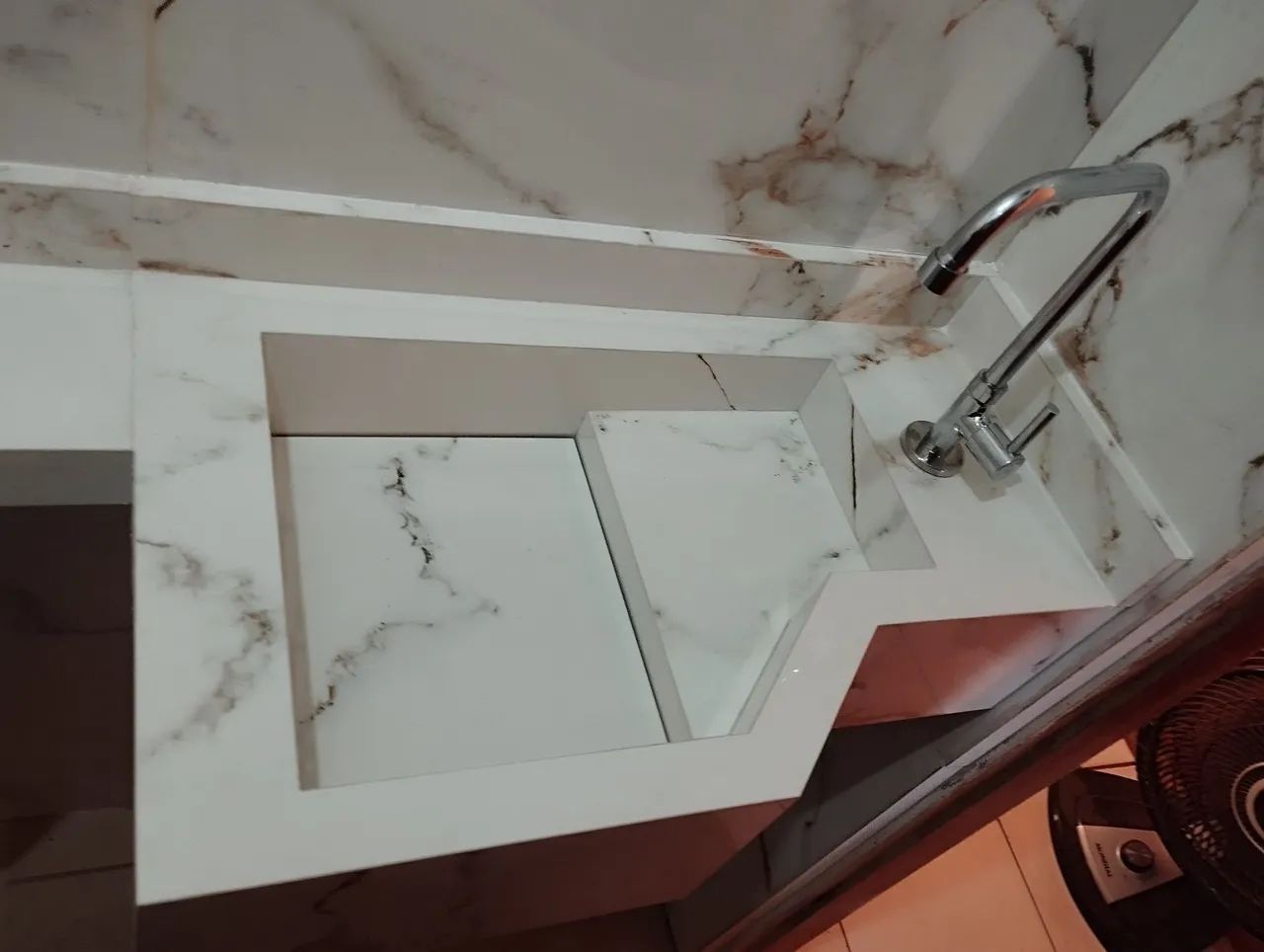 Pias em porcelanato 