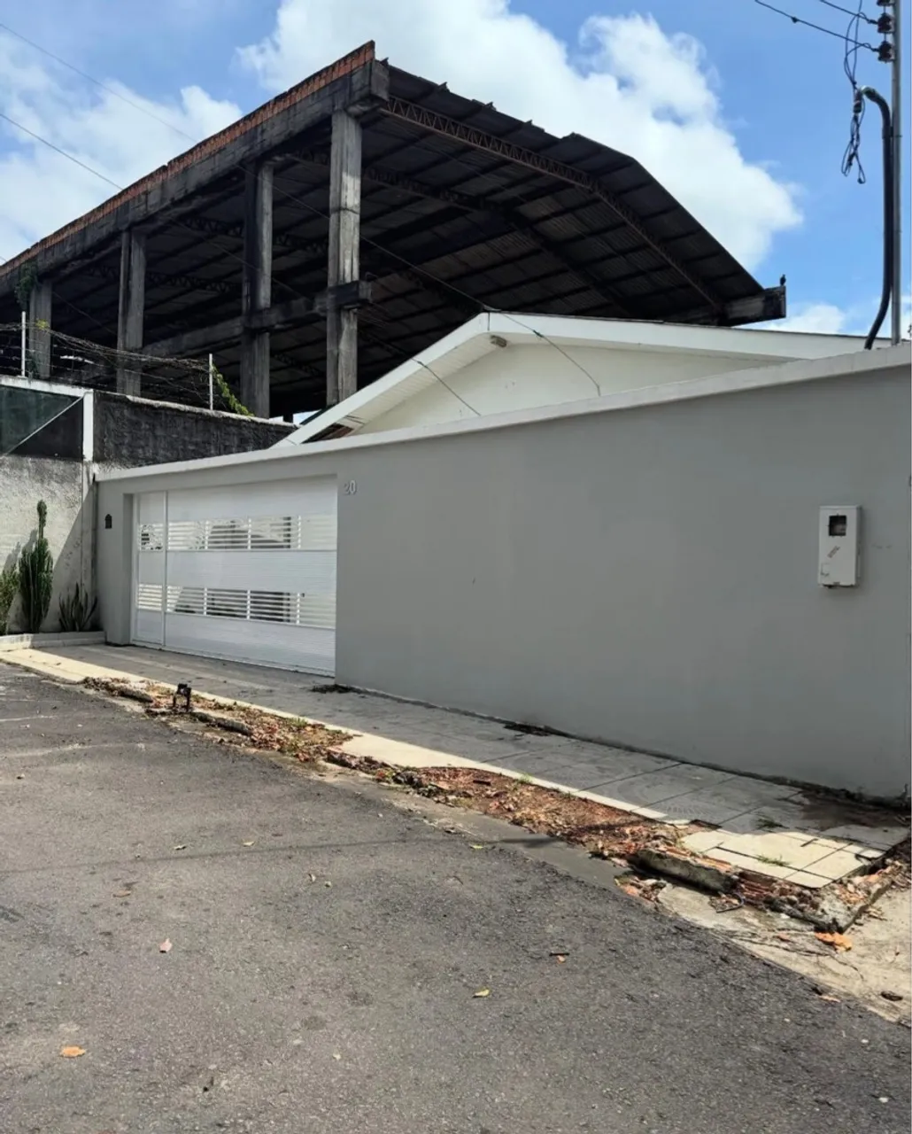 Oportunidade! Casa Aconchegante com Quintal Amplo e Garagem - Bairro Cachoeirinha