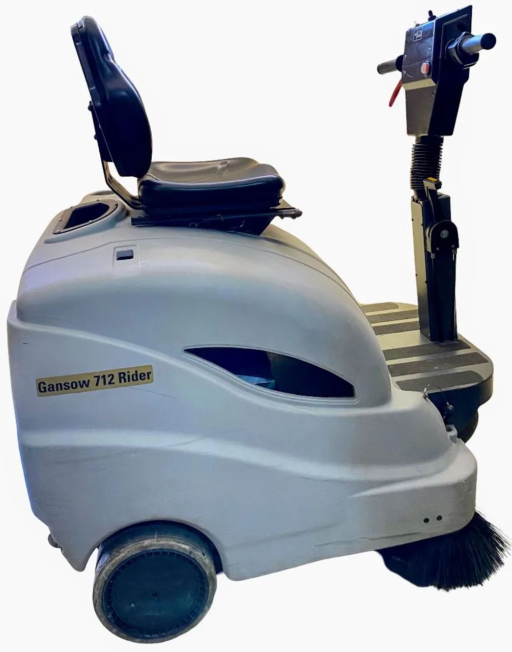 Vende-se uma varredora de pisos com aspiração - Bateria 