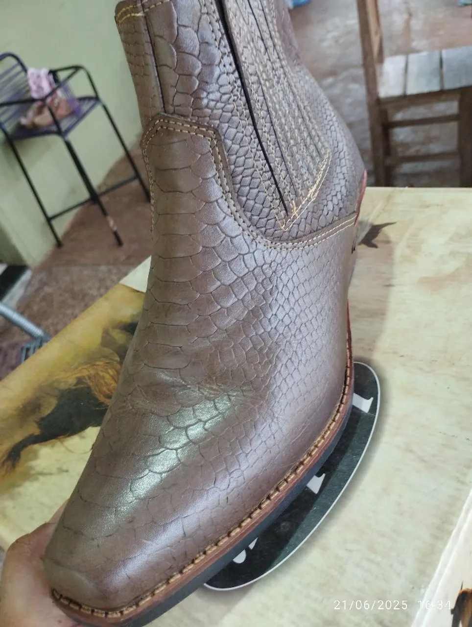 Bota de Couro Marrom Exclusiva
