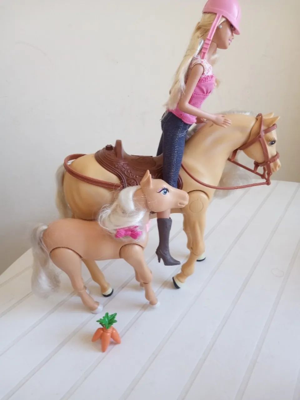 cavalo da barbie que anda com o potro antigo - Foto 2