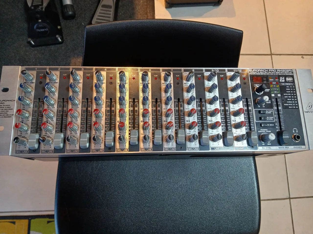  Vendo mesa rake  bahringer  - Foto 2