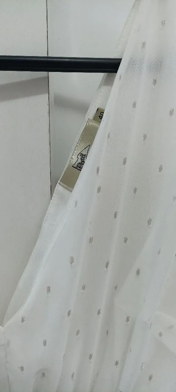 Vestido Branco Elegante com Detalhes - Foto 2