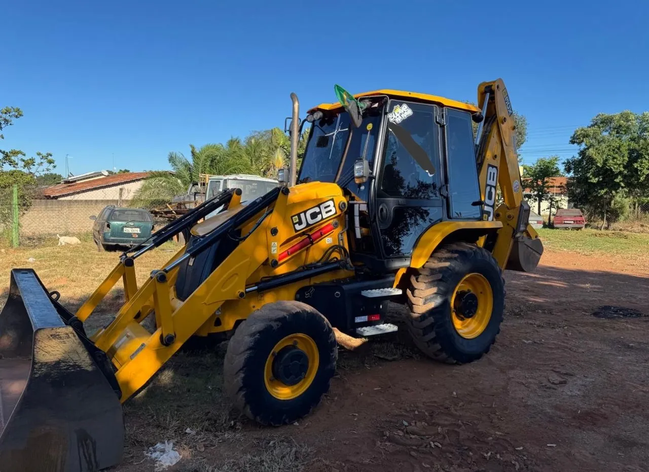 Retroescavadeira JCB