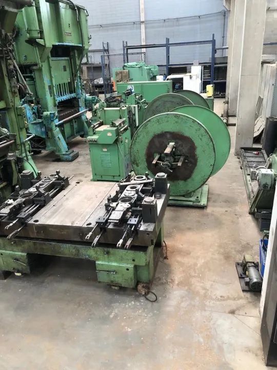 Prensa Excêntrica Tipo "H" 250 ton Minster E2-250-84-50 com Alimentador e Desbobinador - Foto 3