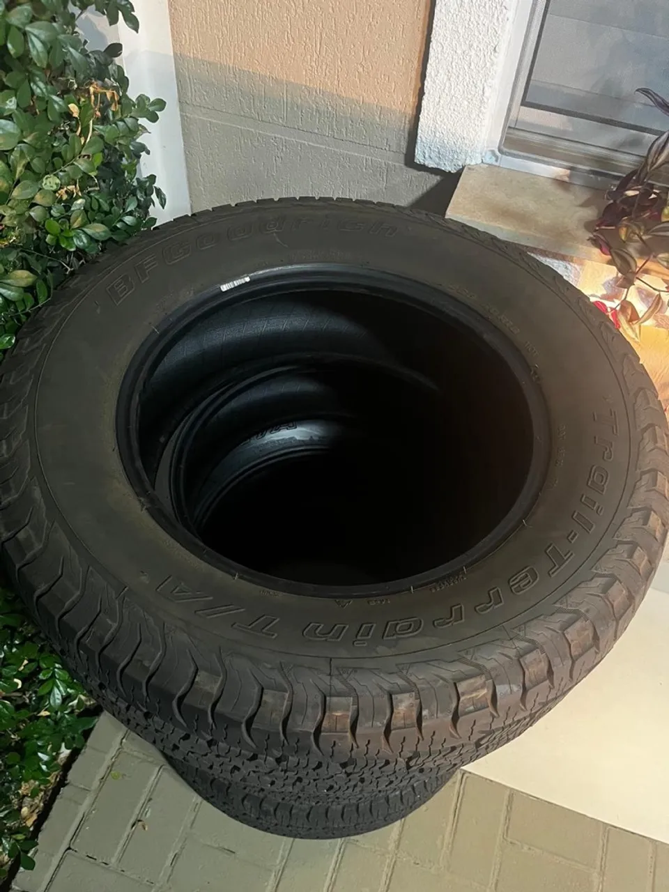 Conjunto de pneus BFGoodrich Trail-Terrain T/A 265/60r18