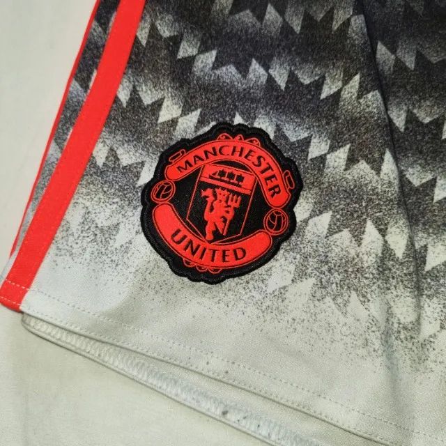 Calção Adidas Manchester United - Foto 3