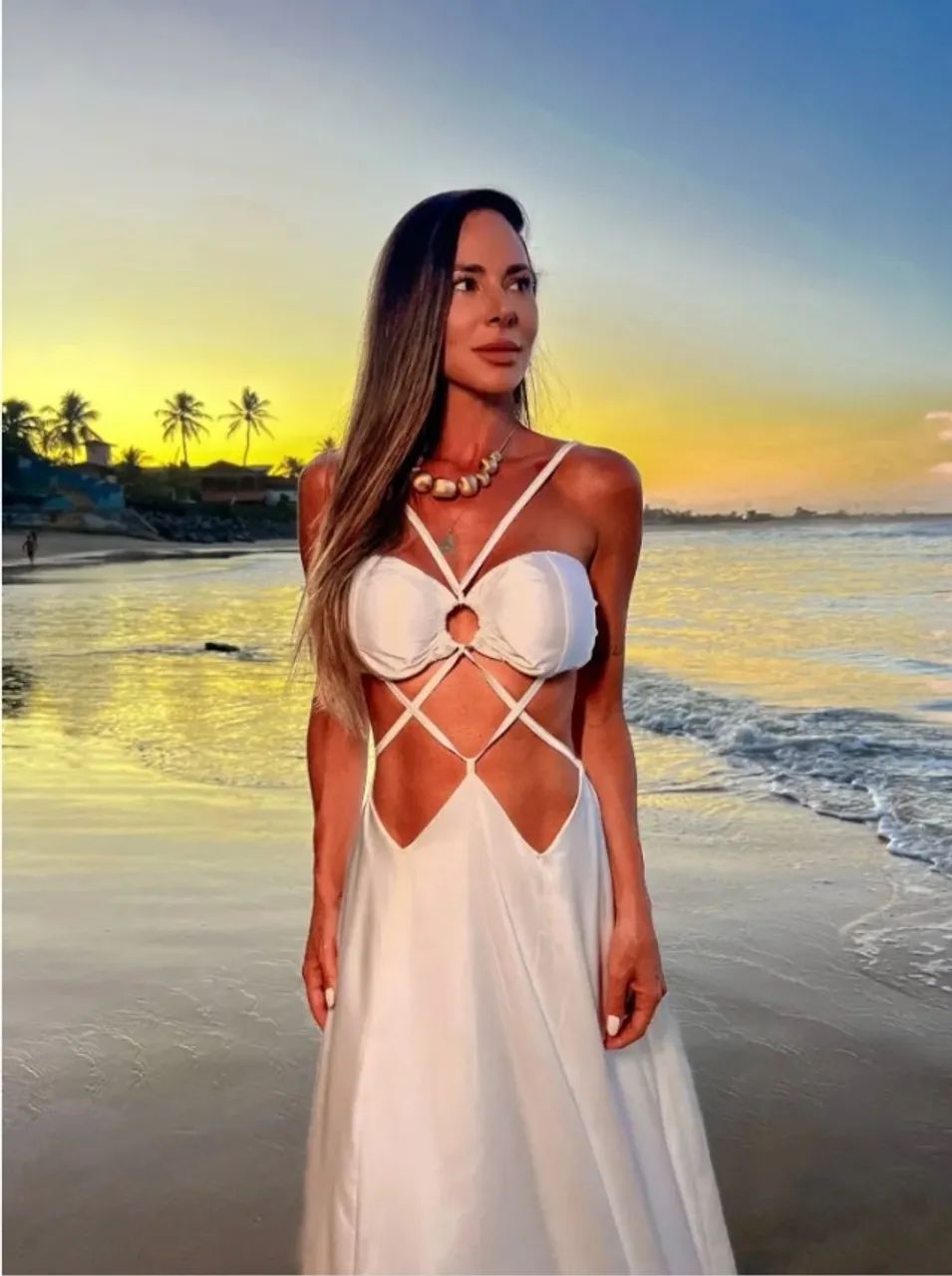 Vestido longo branco de cetim - Foto 2