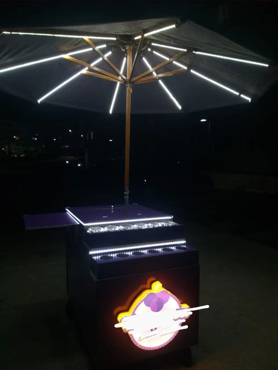 Carrinho gourmet de açaí e sorvetes 