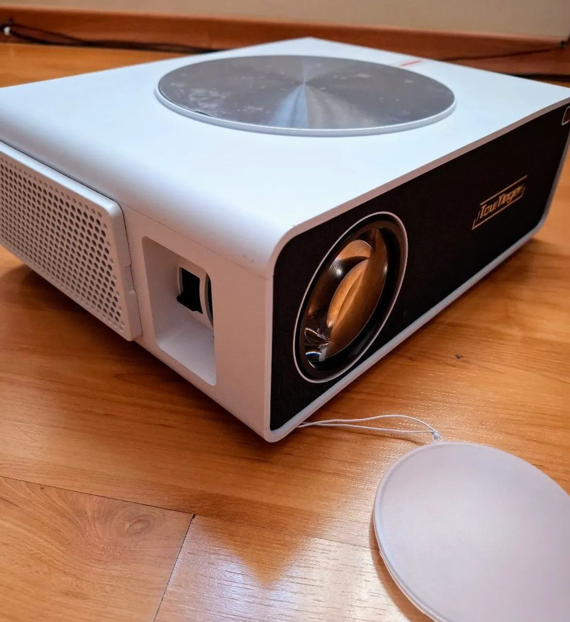 Projetor Home Theater - Alta Resolução e Brilho, Touyinger q9, Android,1080 p, 7000 lumens