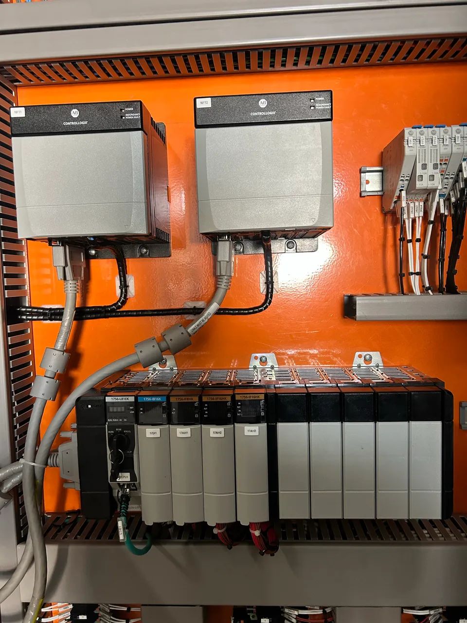 Engenheiro de Automação Industrial | Programação de CLP | Projetos Elétricos - Foto 3