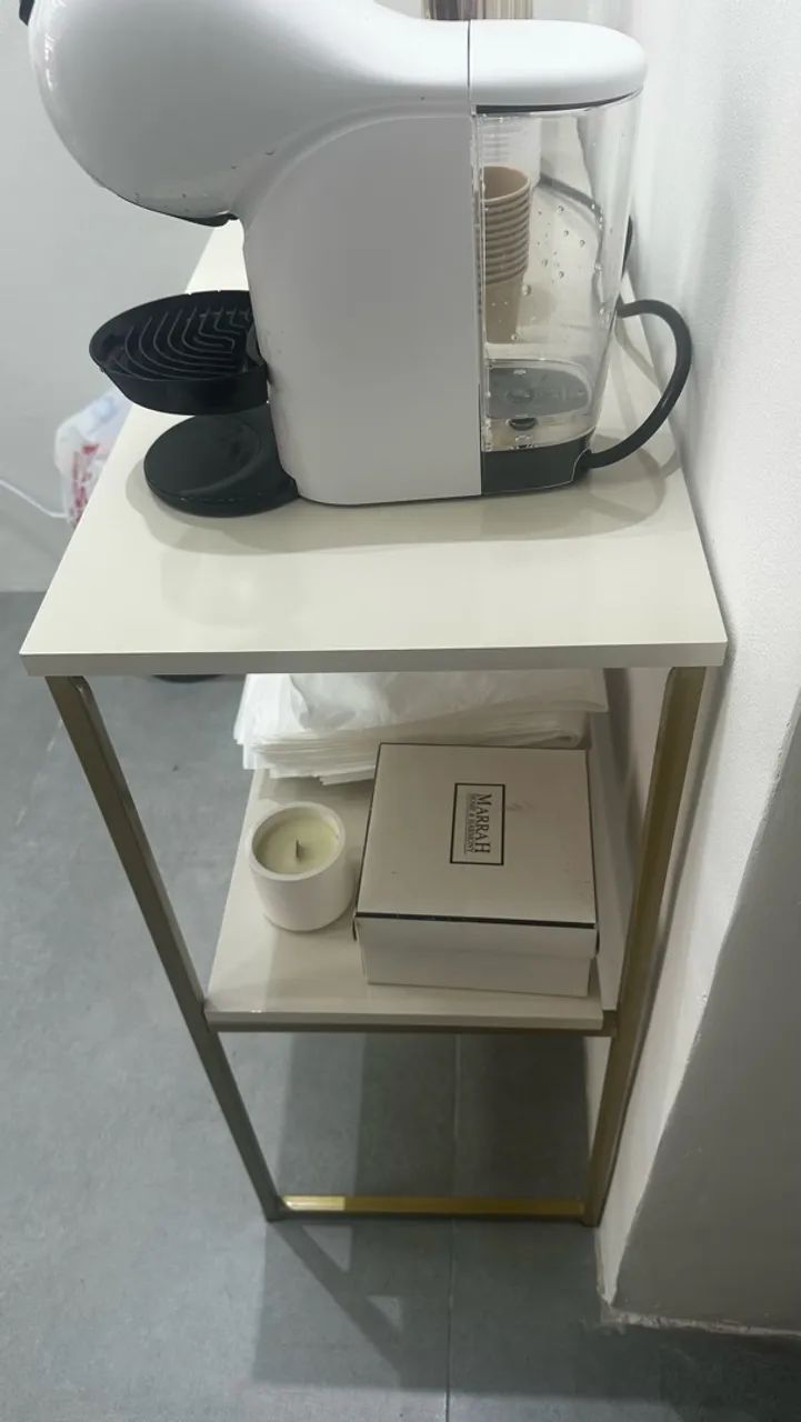 Vendo aparador com estrutura de ferro dourada - Foto 2