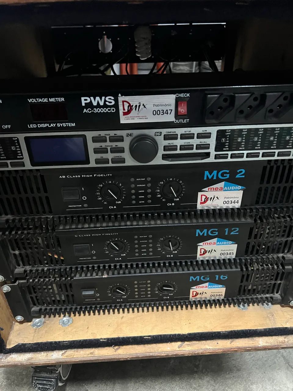 Kit de som profissional, line array, subs, amplificadores e mesa digital com medusa - Foto 2