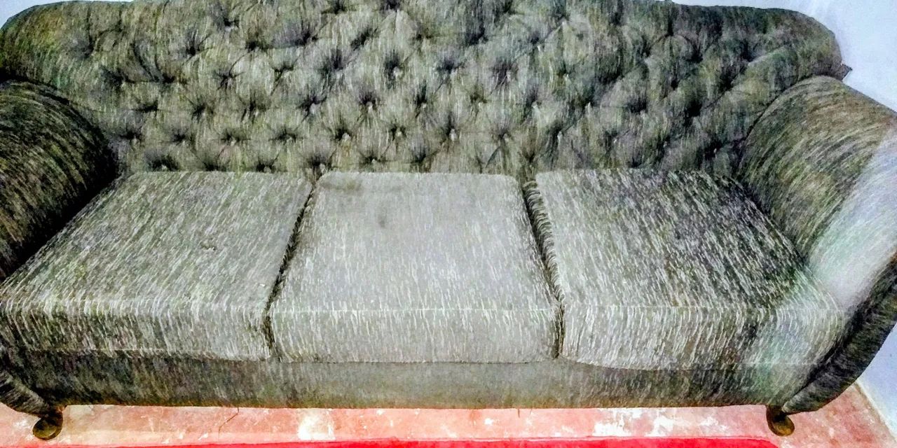 Sofá 3 lugares Clássico Estilo Chesterfield Capiton ê Preto - Foto 4