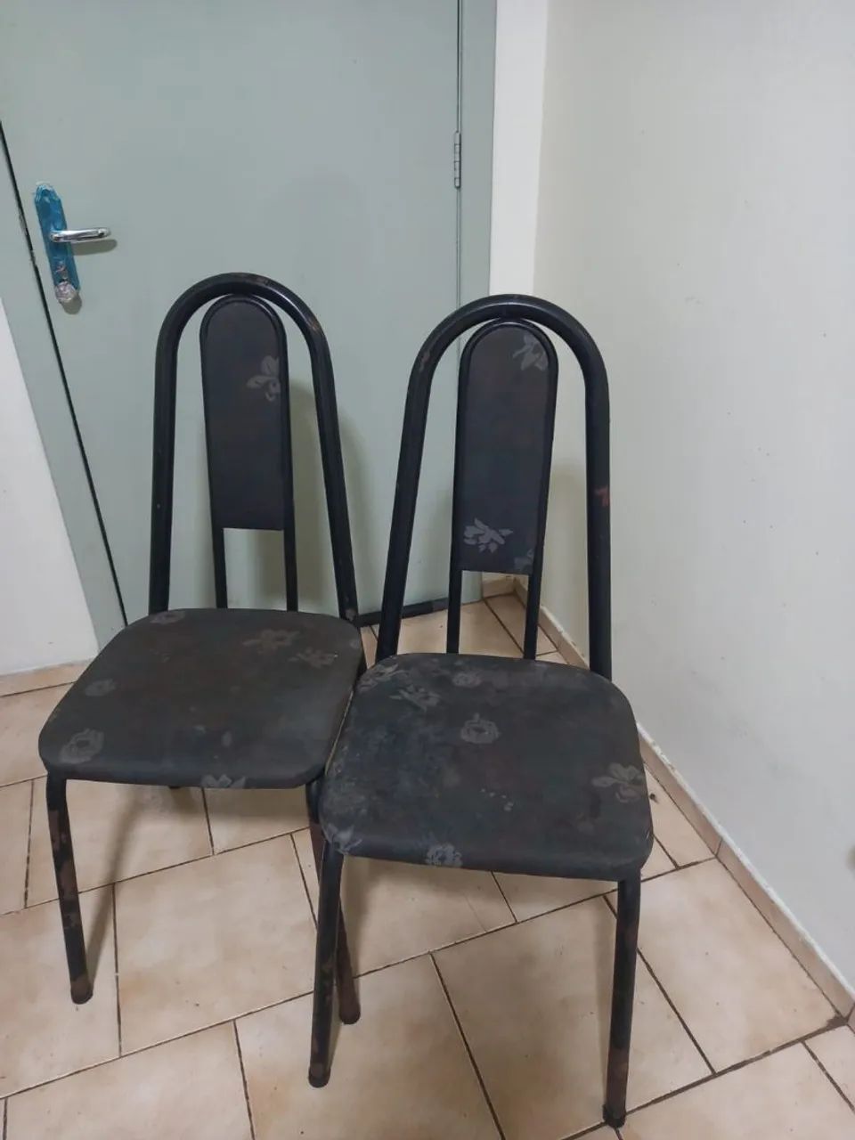 Mesa com de vidro redonda com 4 cadeiras - Foto 2