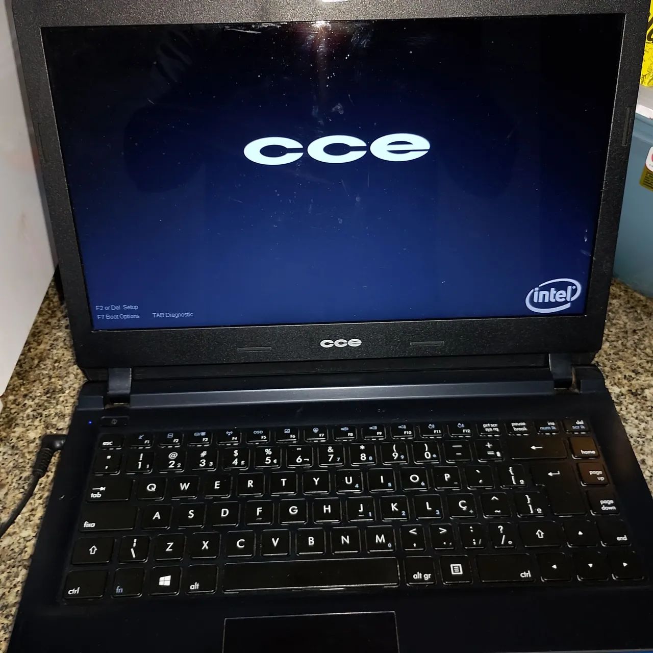 Notebook cce HD 500 4 ram R$ 399 - Notebooks - Coophavila II