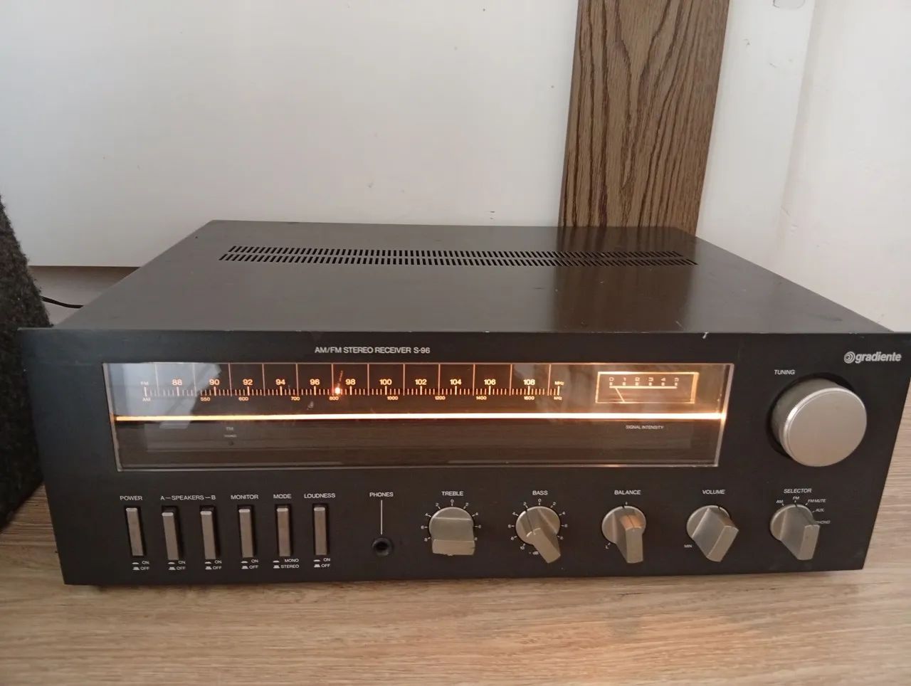 Receiver Gradiente model S96. - Foto 5