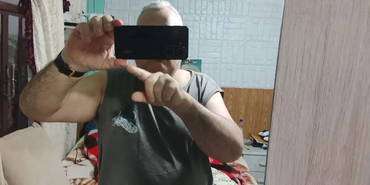Celular pocoC61 