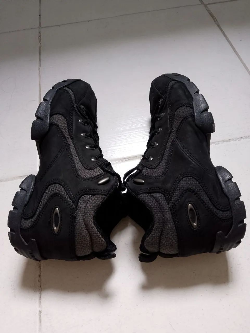 Tênis tipo Bota 