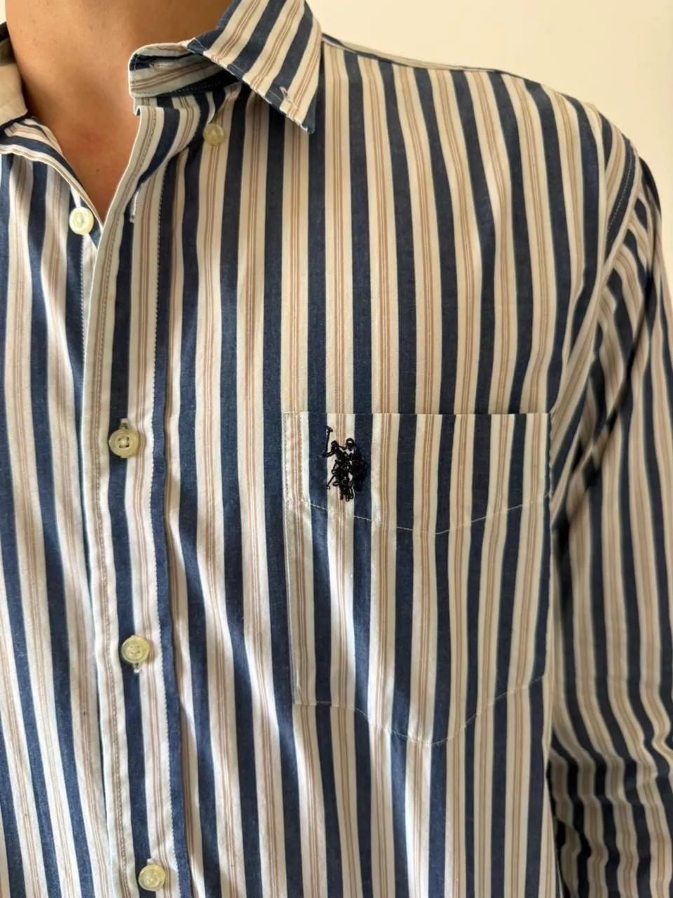 Camisa social listrada marca Polo - Foto 3