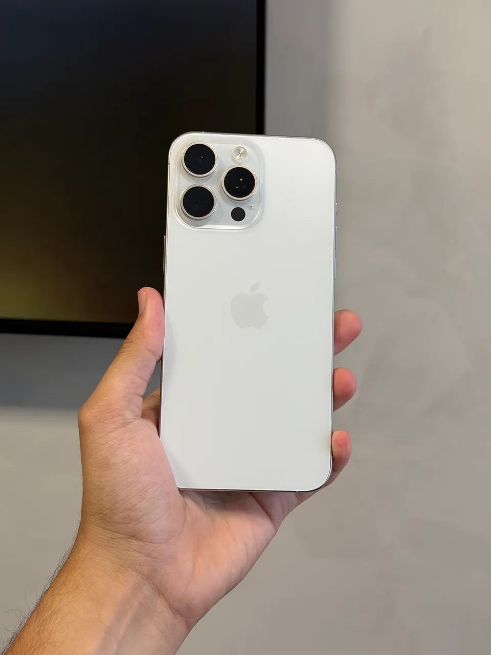 iPhone 15 Pro Max 256gb Branco Excelente - Celulares e Smartphones