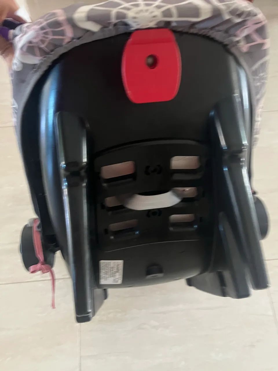Vendo bebê conforto e cadeira de alimentação  - Foto 5