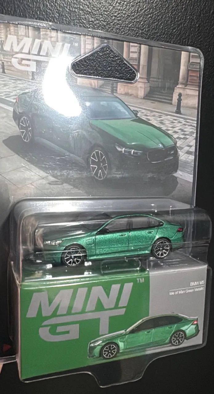 MiniGT BMW M5