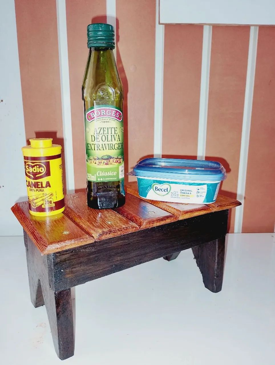 Mesa e cadeiras rústicas. - Foto 2