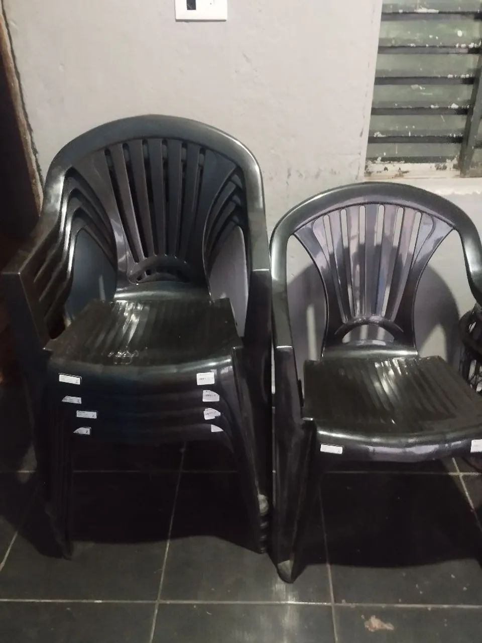 Conjunto de mesa e cadeiras para bar