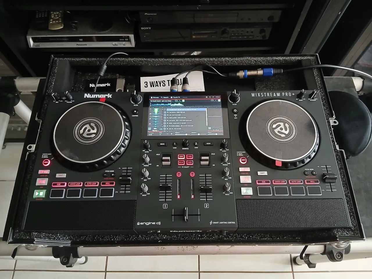 CONTROLADORA NUMARK MIXSTREAM PRO+ COM HARD CASE