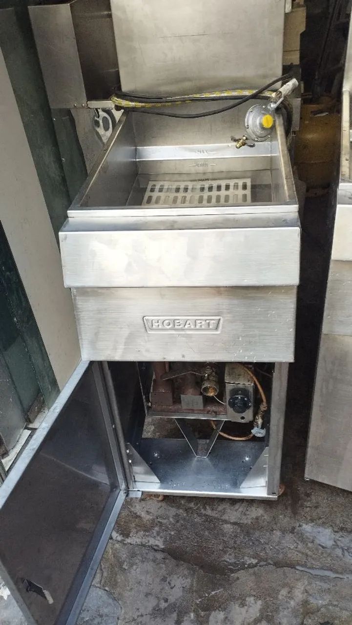 Fritadeira Vulcan 30L à gás.