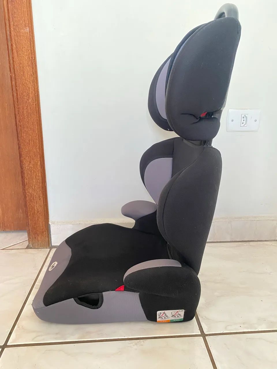 Assento infantil veicular