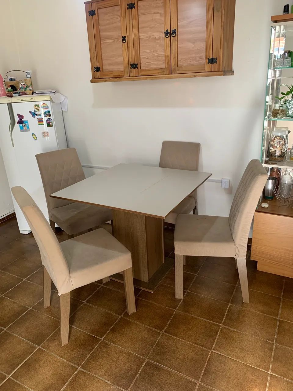 Mesa com 4 cadeiras  - Foto 3