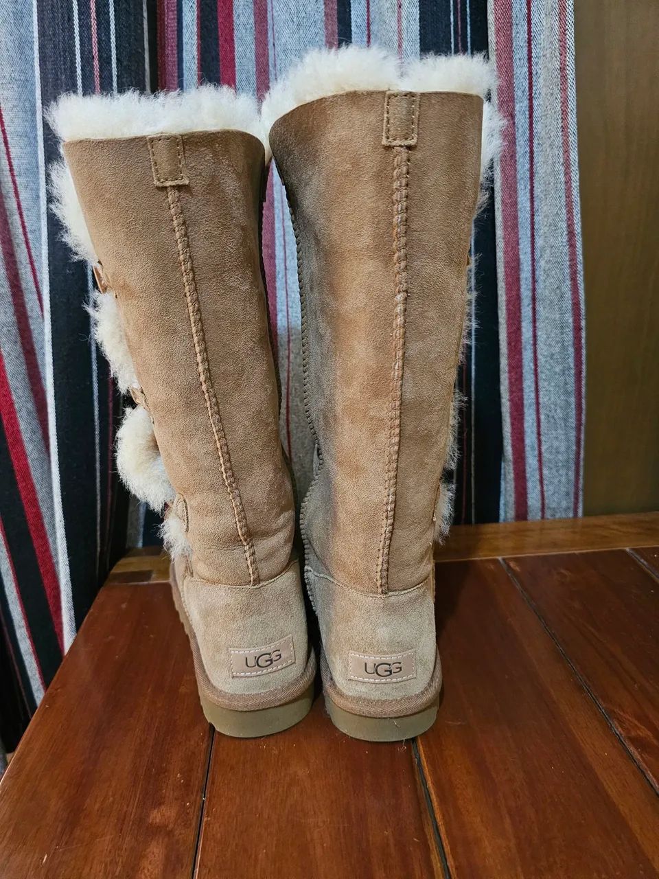 Bota UGG Bailey Button Triplet ll original  - Foto 3