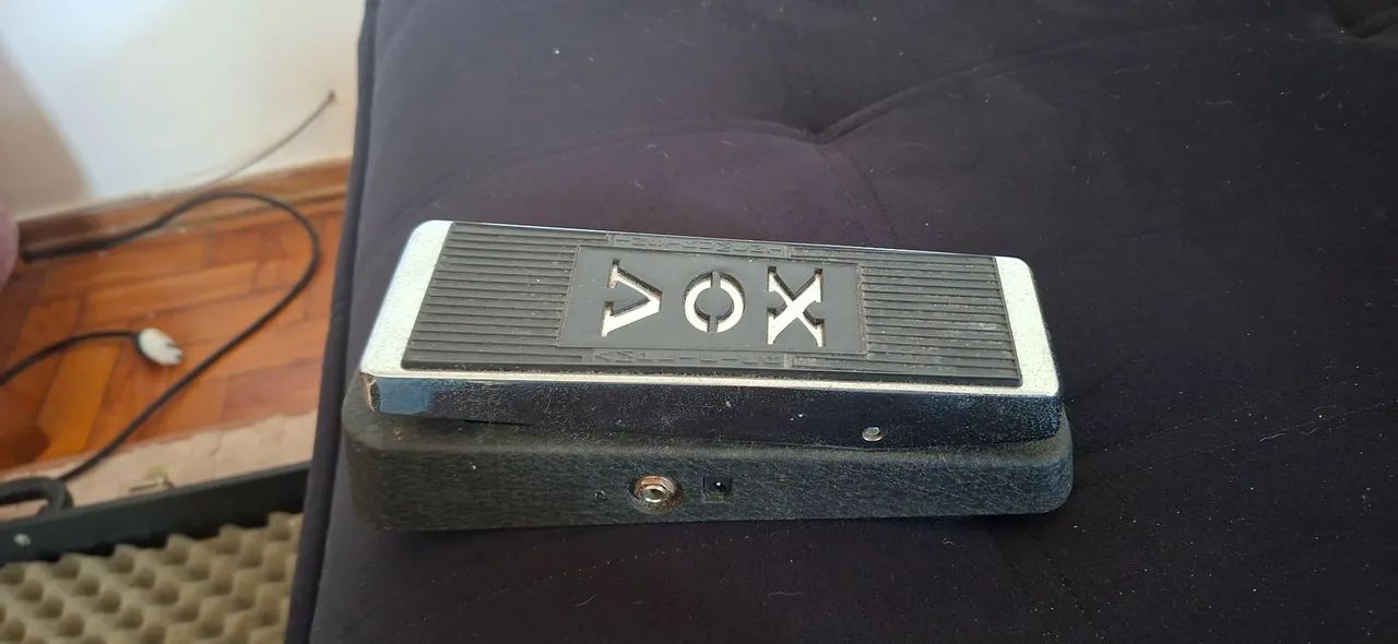 Pedais de guitarra e caixa amplificada  - Foto 2