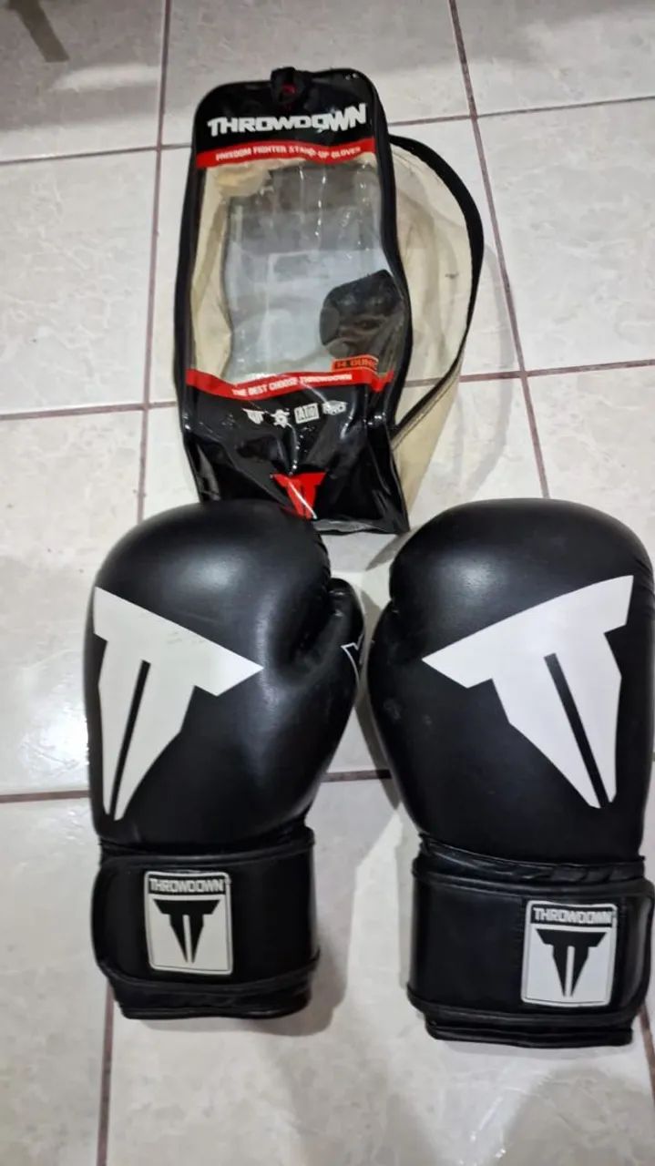 Luva Box Throwoown