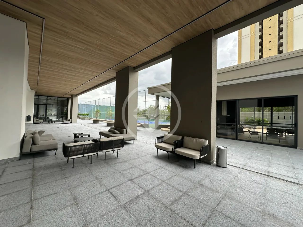 Apartamento no Edifício AUTHENTIQUE com 4 quartos, sendo 2 suítes, 3 vagas de garagens, se - Foto 4