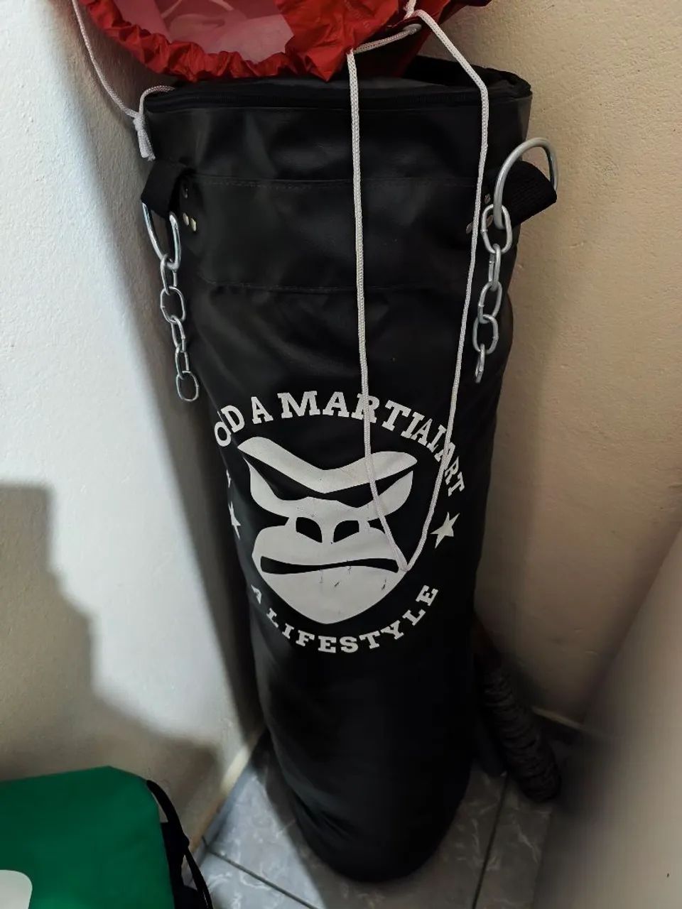 Saco de pancada, Luvas de boxe e suporte 
