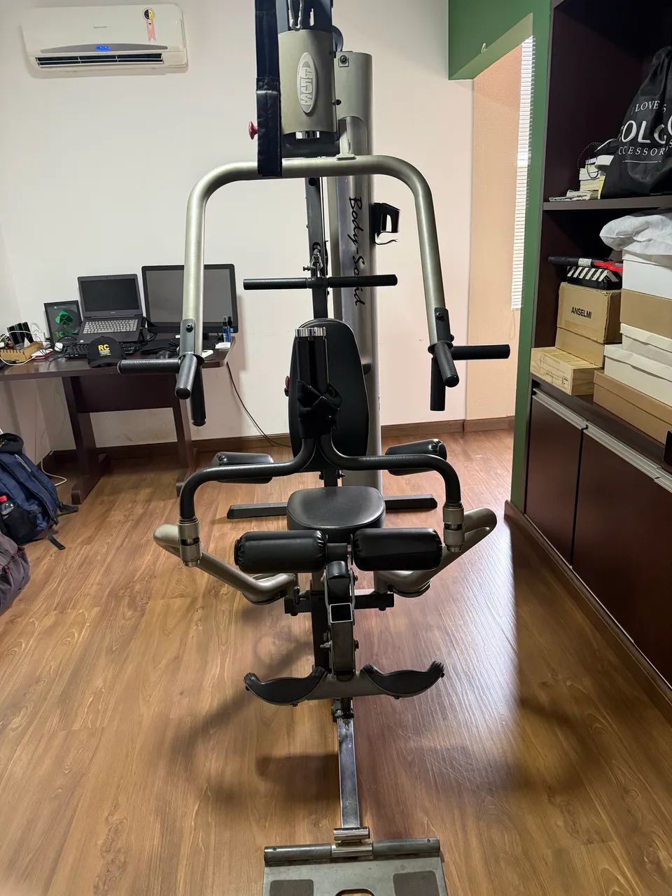 Bicicleta ergonometrica e Base de musculação 