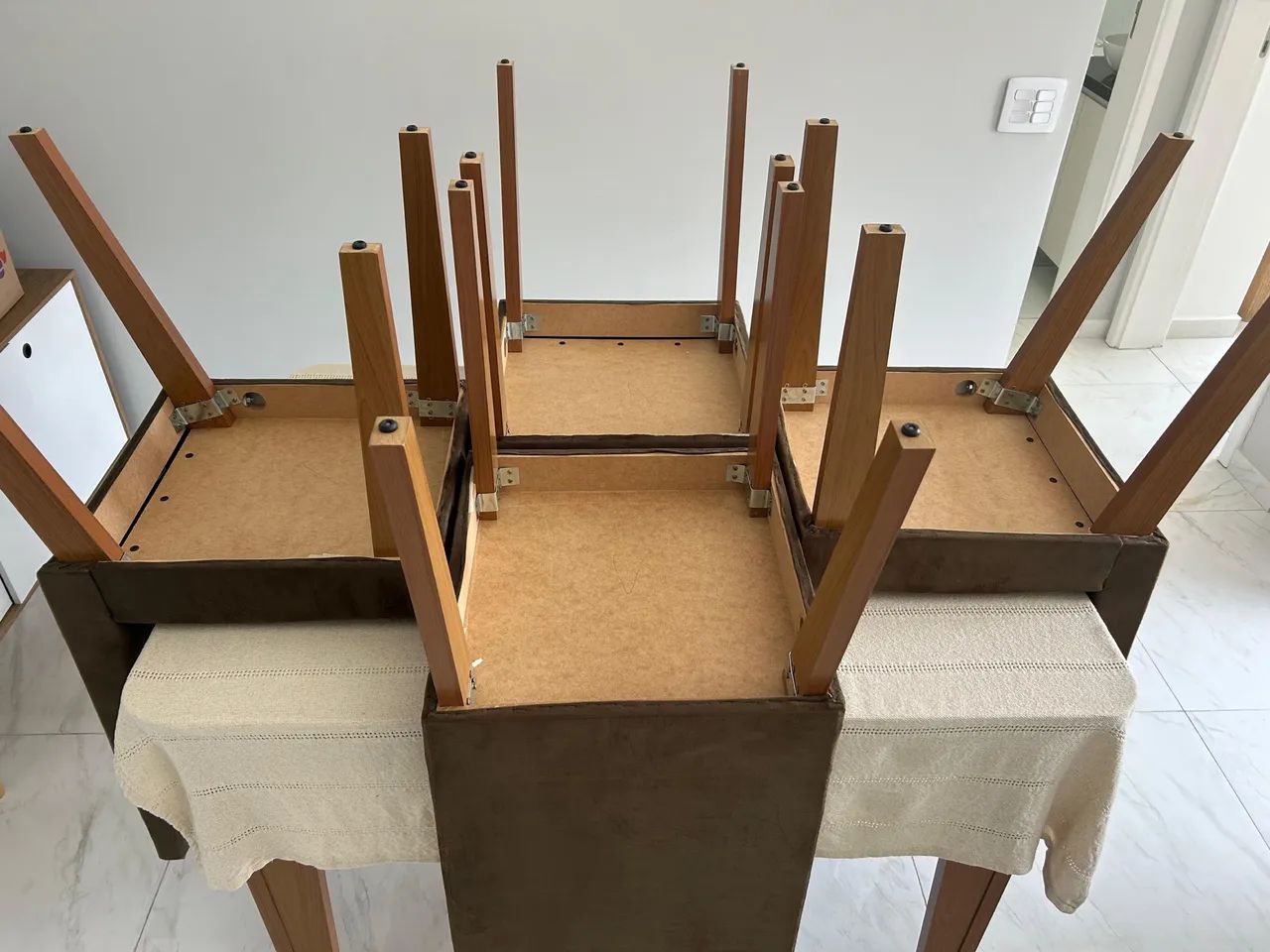 Mesa de Jantar com 4 Cadeiras - Foto 4