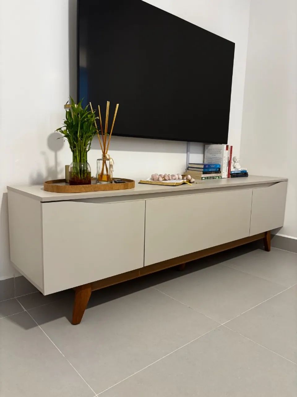Rack 100% MDF e madeira maciça 