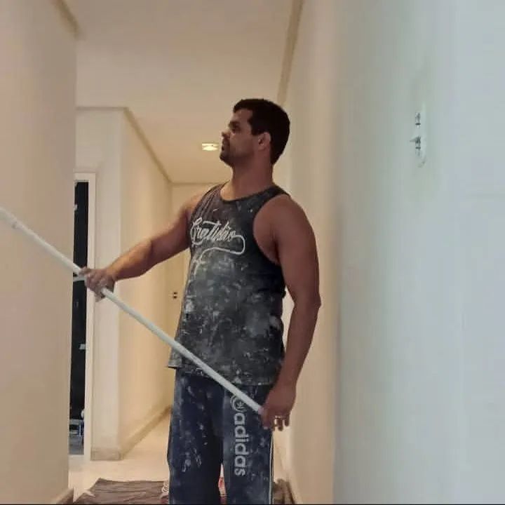 Pintor tor e gesseiro profissional 