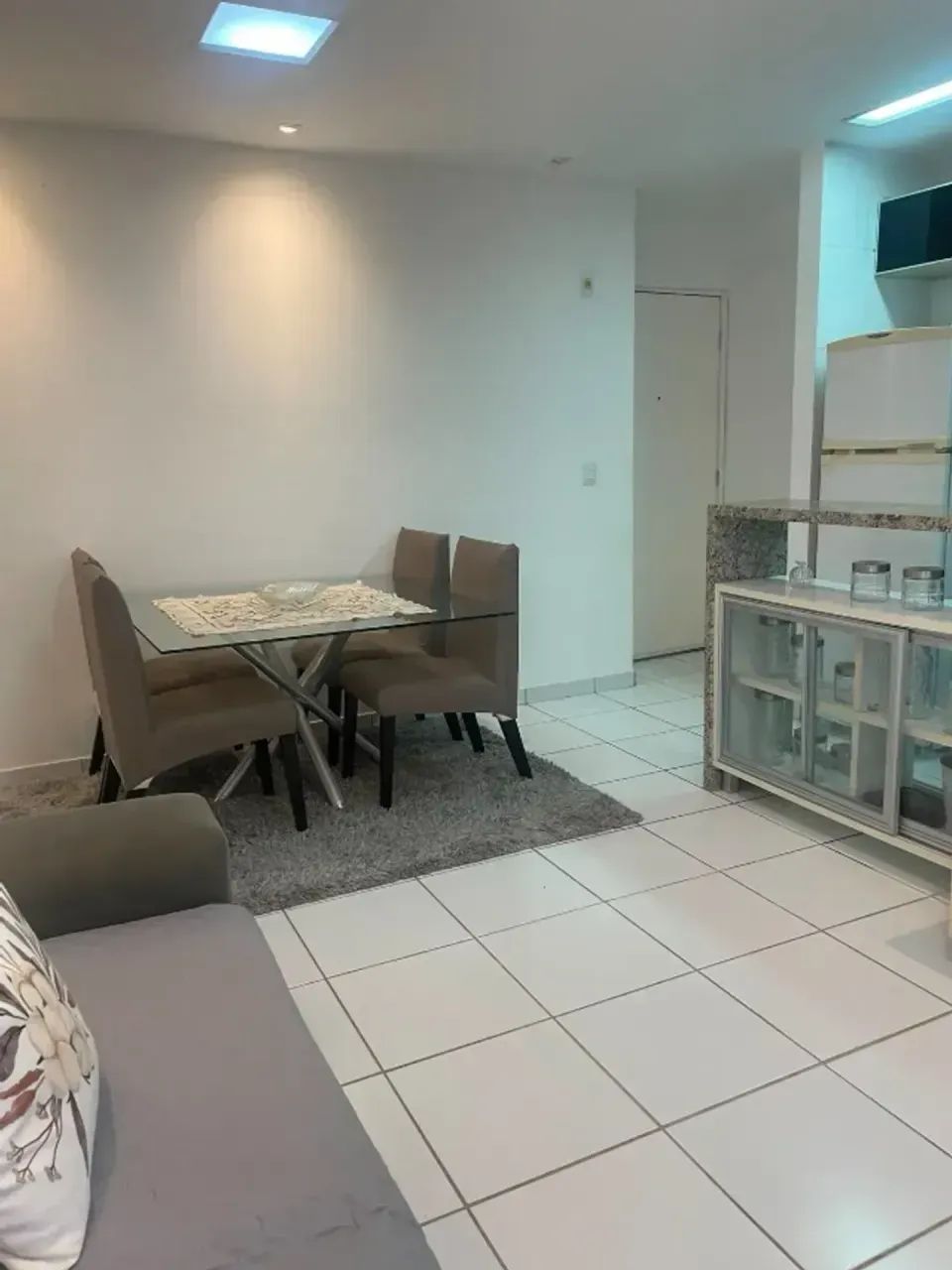 QUARTO E SALA A METROS DA PRAIA - Foto 2