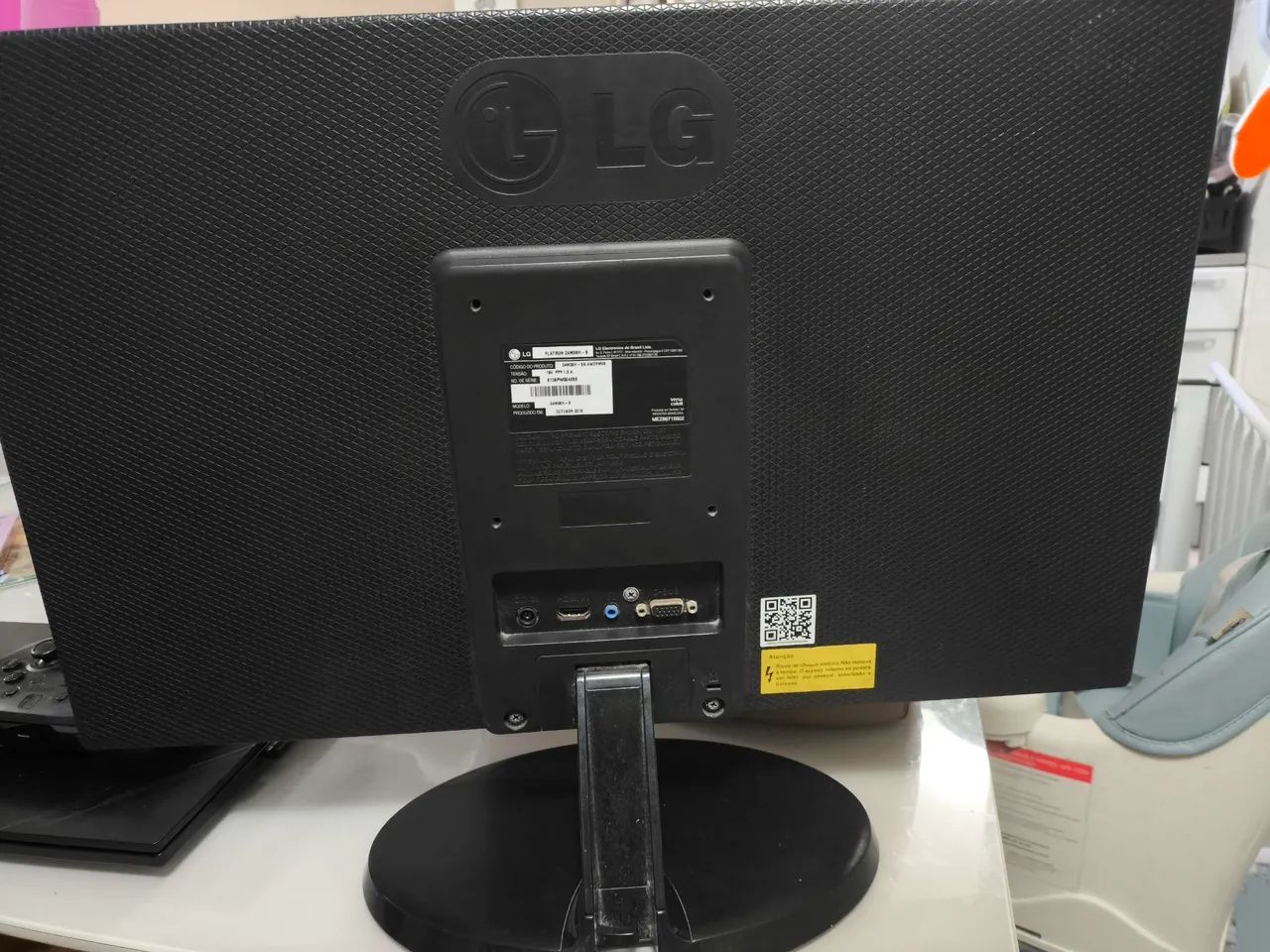 Monitor 24" LG LED Full HD 24M38H-B - Foto 2