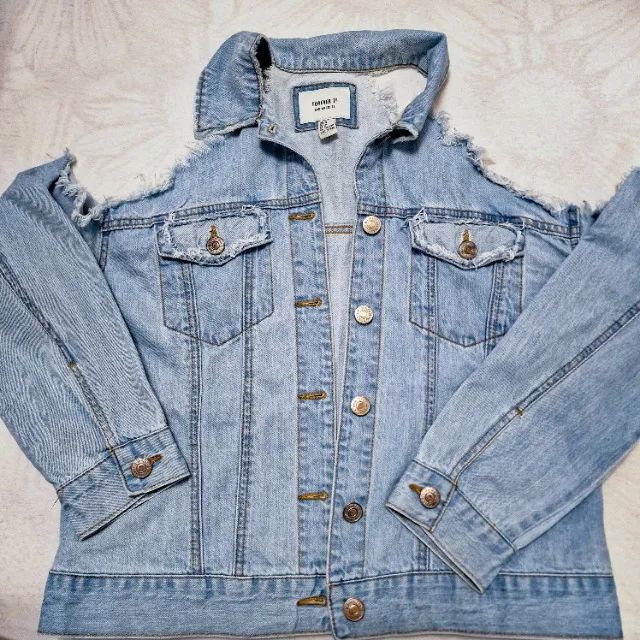 Jaqueta Jeans Forever 21 Destroyed - Tamanho M (Impecável) - Foto 4