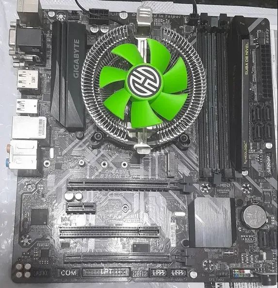 Kit Intel Core i5-8400 + Placa-mãe Gigabyte B360M D3H + 8GB DDR4 - Foto 2